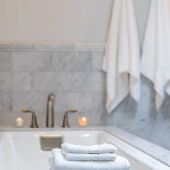 Liam Essential Bath Towel