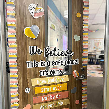 Stripes Scalloped Bulletin Board Borders