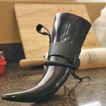 Drinking Horn Set A superior horn at a steal of a price