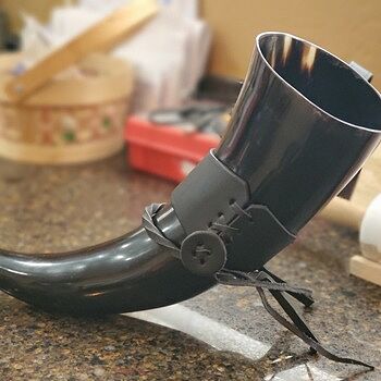 Drinking Horn Set A superior horn at a steal of a price