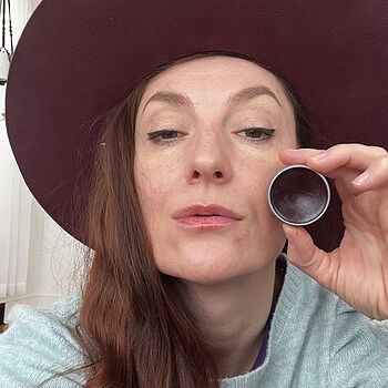 Lip & Cheek Stain Beautiful Color, Consistency and Scent