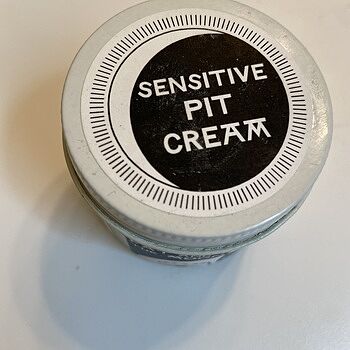 Sensitive Pit Cream Smelly girl