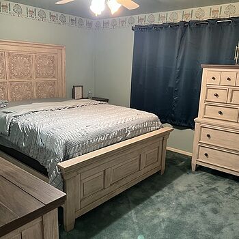 Heartland Chest Chic & elegant