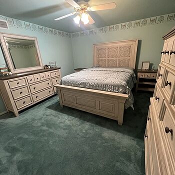 Heartland Chest Chic & elegant