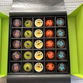 25 Piece Halloween Gift Box An unexpected treat . . .