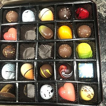 32pc Custom Signature Box The best chocolates in the world