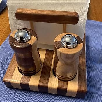 Salt and Pepper Shaker Kit Set Easy to use. Would be