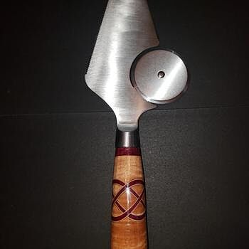 3 in 1 Pizza Cutter, Slicer and Server Unique