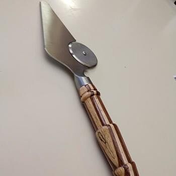 3 in 1 Pizza Cutter, Slicer and Server Fun kit to make