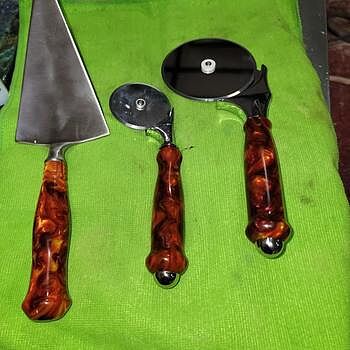 4 in. Deluxe Stainless Steel Pizza Cutter Kit Great seller