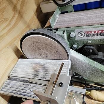 Pen Blank Squaring Jig with Cross Slide DOES NOT FIT harbor freight sander. Still a good tool!