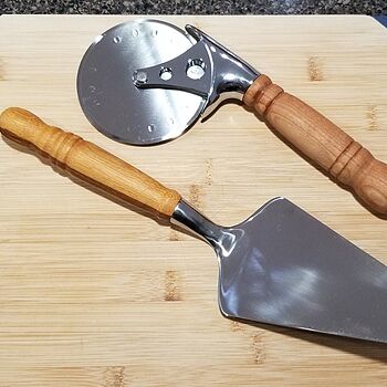 4 in. Deluxe Stainless Steel Pizza Cutter Kit Pizza cutter & spatula