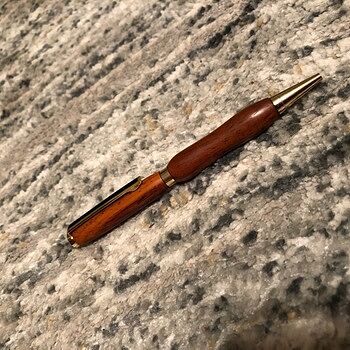 Slimline Golden Pen Kit Amateurs and Experts can have fun with this kit.