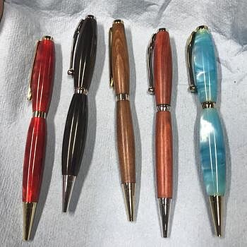 7mm Pen Kit Bundle: 8 Pen Kits and 3 sets of FREE Bushings and one 10 pack of Cocobolo Blanks I just started turning about