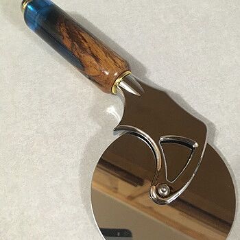 4 in. Deluxe Stainless Steel Pizza Cutter Kit Deluxe pizza cutter