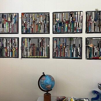 Slotted Flexible Pen Display Plastic Accessory Tray (4 pack) Great for displaying my collection
