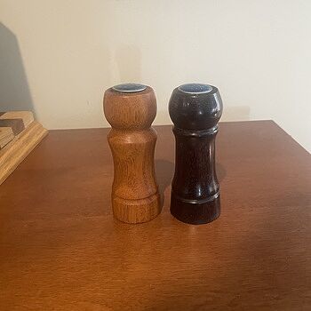 Salt and Pepper Shaker Kit Set Salt & Pepper shakers