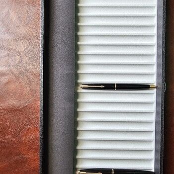 Slotted Flexible Pen Display Plastic Accessory Tray (4 pack) Excellent solution