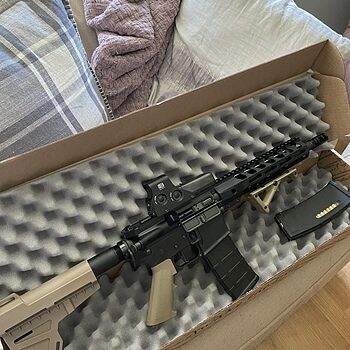 EOTech Model 512 Holographic Weapon Sight - 512.A65 Easy to install, bright reticle,