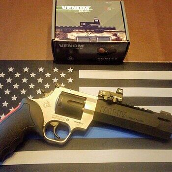 Vortex Venom Red Dot Sight 3 MOA - VMD-3103 Vortex Venom 3 MOA on Taurus Raging Hunter 44 Magnum