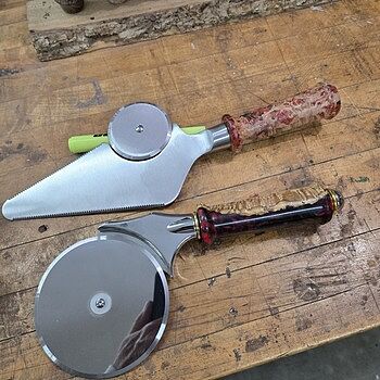 4 in. Deluxe Stainless Steel Pizza Cutter Kit Great