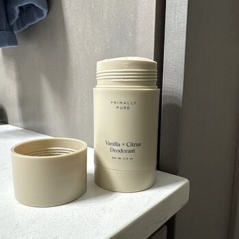 Vanilla + Citrus Deodorant good smell, long lasting