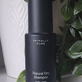 Natural Dry Shampoo (Dark Locks) Nice natural alternative