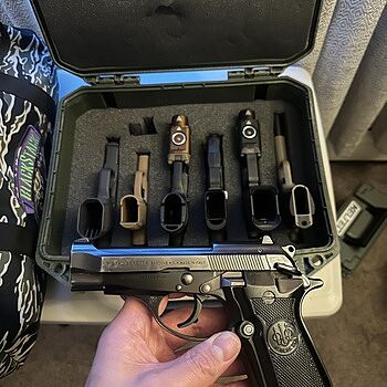 Beretta Model 84 BB 3.8" 13rd .380ACP Pistol, LE Trade In Very Good Condition Great Condition and overall weight