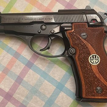 Beretta Model 84 BB 3.8" 13rd .380ACP Pistol, LE Trade In Very Good Condition Beautiful weapon, not even broken