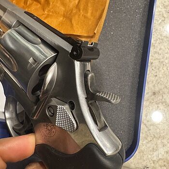 Smith & Wesson Model 686 .357 Magnum/.38 Special +P Stainless Steel Revolver 164224 DO NOT BUY, THESE ARE NOT NEW GUNS!!
