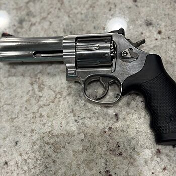 Smith & Wesson Model 686 .357 Magnum/.38 Special +P Stainless Steel Revolver 164224 DO NOT BUY, THESE ARE NOT NEW GUNS!!