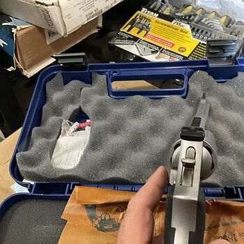 Smith & Wesson Model 686 .357 Magnum/.38 Special +P Stainless Steel Revolver 164224 The front and rear sights