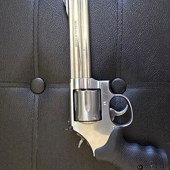 Smith & Wesson Model 686 .357 Magnum/.38 Special +P Stainless Steel Revolver 164224 Beautiful gun