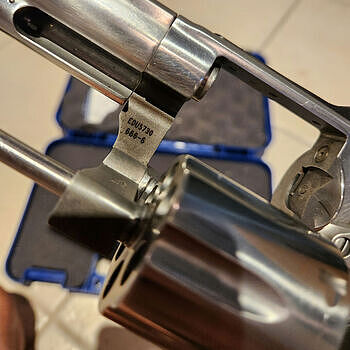 Smith & Wesson Model 686 .357 Magnum/.38 Special +P Stainless Steel Revolver 164224 Received a scratched used gun