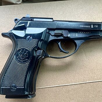 Beretta Model 84 BB 3.8" 13rd .380ACP Pistol, LE Trade In Very Good Condition Awesome little pistol