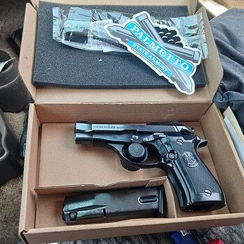 Beretta Model 84 BB 3.8" 13rd .380ACP Pistol, LE Trade In Very Good Condition Very nice!!!!