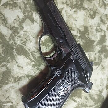 Beretta Model 84 BB 3.8" 13rd .380ACP Pistol, LE Trade In Very Good Condition The firearm was as described