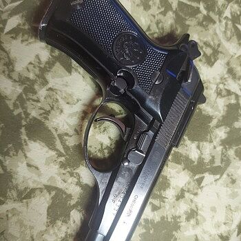 Beretta Model 84 BB 3.8" 13rd .380ACP Pistol, LE Trade In Very Good Condition The firearm was as described