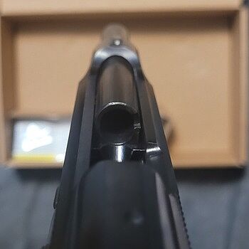 Beretta Model 84 BB 3.8" 13rd .380ACP Pistol, LE Trade In Very Good Condition Beautiful pistol!!!