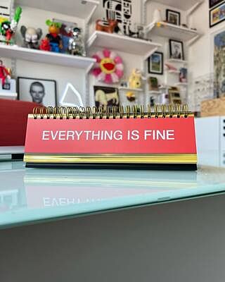 DAILY DESK PLAQUE