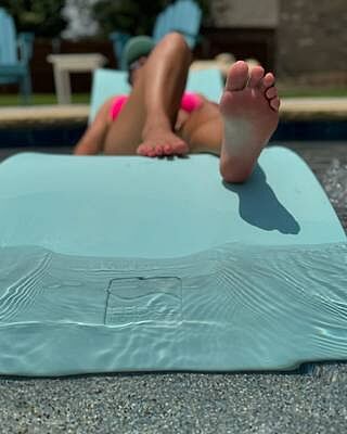 Signature Chaise