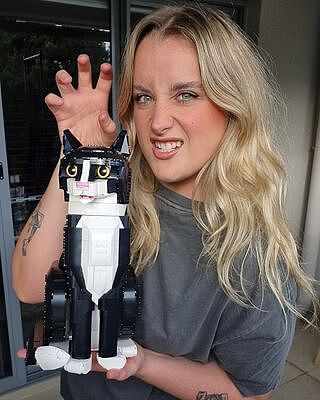 LEGO® Ideas Tuxedo Cat