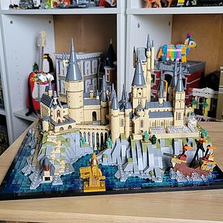 LEGO® Harry Potter™ Hogwarts™ Castle & Grounds