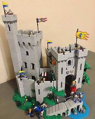 LEGO® ICONS™ Lion Knights' Castle
