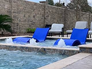 Signature Chaise