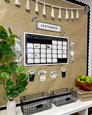 65' Black Rolled Scalloped Bulletin Board Borders