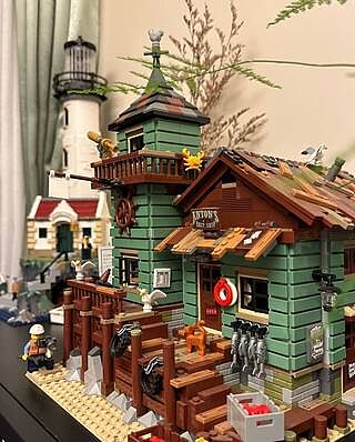 LEGO® Ideas Motorised Lighthouse