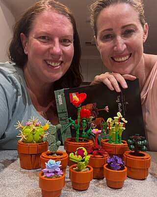 LEGO® ICONS™ Tiny Plants