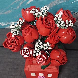 LEGO® ICONS™ Bouquet of Roses