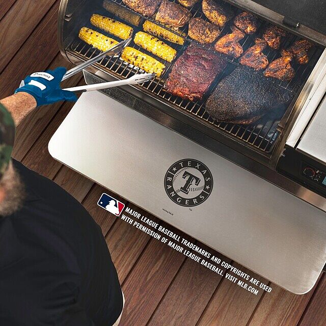 Get Your Grill in the Game 👏
New! Customize your front folding shelf with official MLB® Team logos, all 30 teams available NOW ⚾